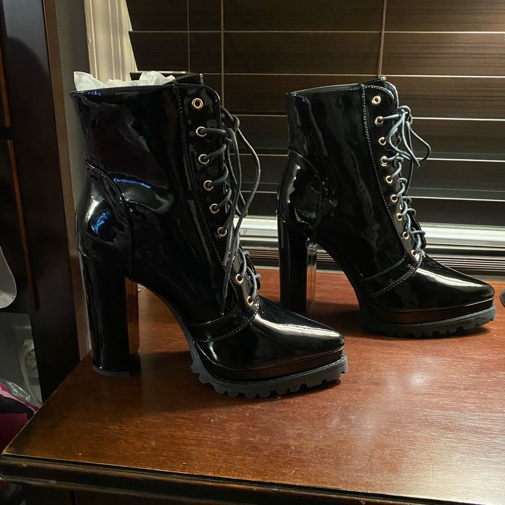 Patent leather black lace up bootie